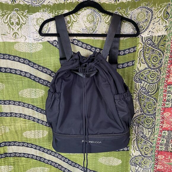Beyond Yoga Black Convertible Gym Bag One Size - Picture 2 of 16